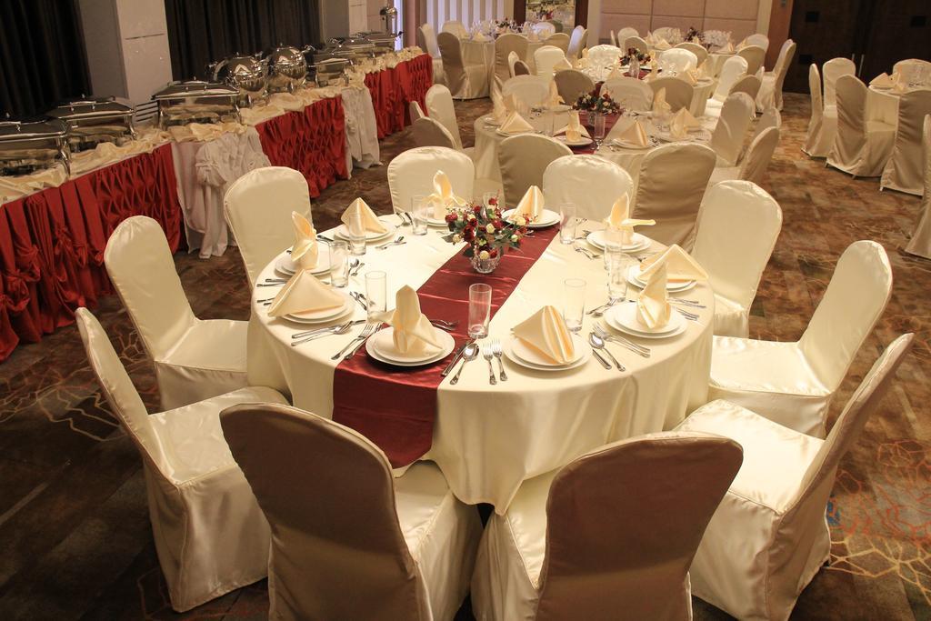 Savannah Resort Hotel Анхелес Экстерьер фото